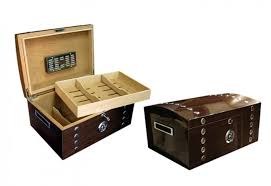 MONTGOMERY CIGAR HUMIDOR